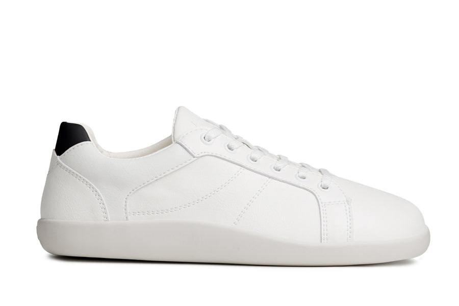 Sneaker mit breiter Zehenbox